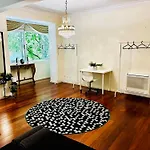 Hostel Luxury In Centre Location *