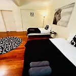 Luxury In Centre Location Hostel *