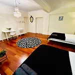 Luxury In Centre Location Hostel *