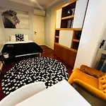 Luxury In Centre Location 리스본