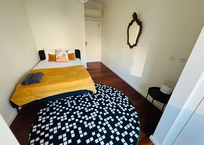 אכסניה Luxury In Centre Location ליסבון