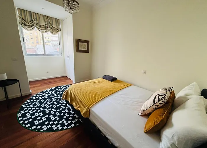 Luxury In Centre Location אכסניה *