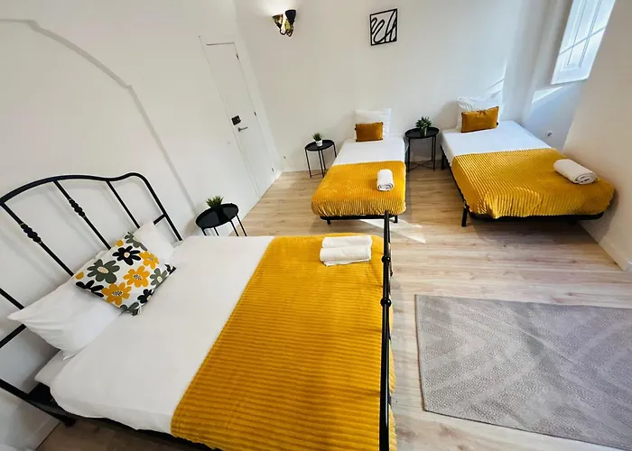 Luxury In Centre Location אכסניה *