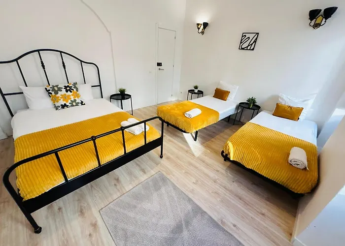 Luxury In Centre Location אכסניה ליסבון