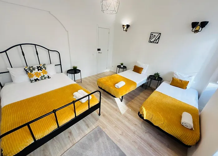 אכסניה Luxury In Centre Location ליסבון