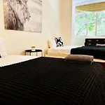 Hostel Luxury In Centre Location *